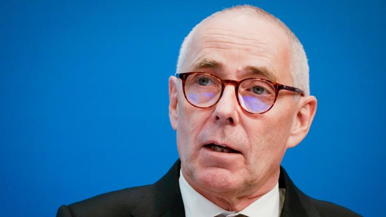 Peter Adrian, Präsident der DIHK, beim Festakt nach der Gründungsvollversammlung der DIHK im Haus der Deutschen Wirtschaft in Berlin.