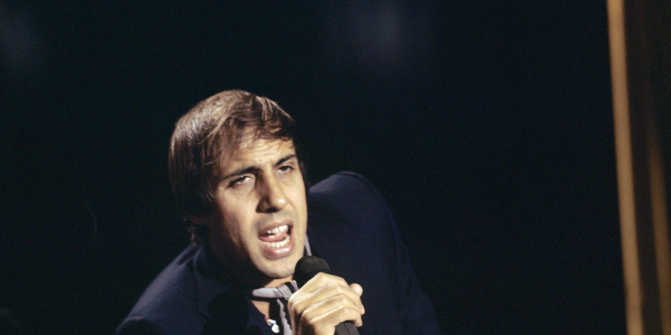 Italienischer Sänger und Schauspieler Adriano Celentano, aufgenommen im ZDF-Nightclub am 07.10.1970 in Deutschland