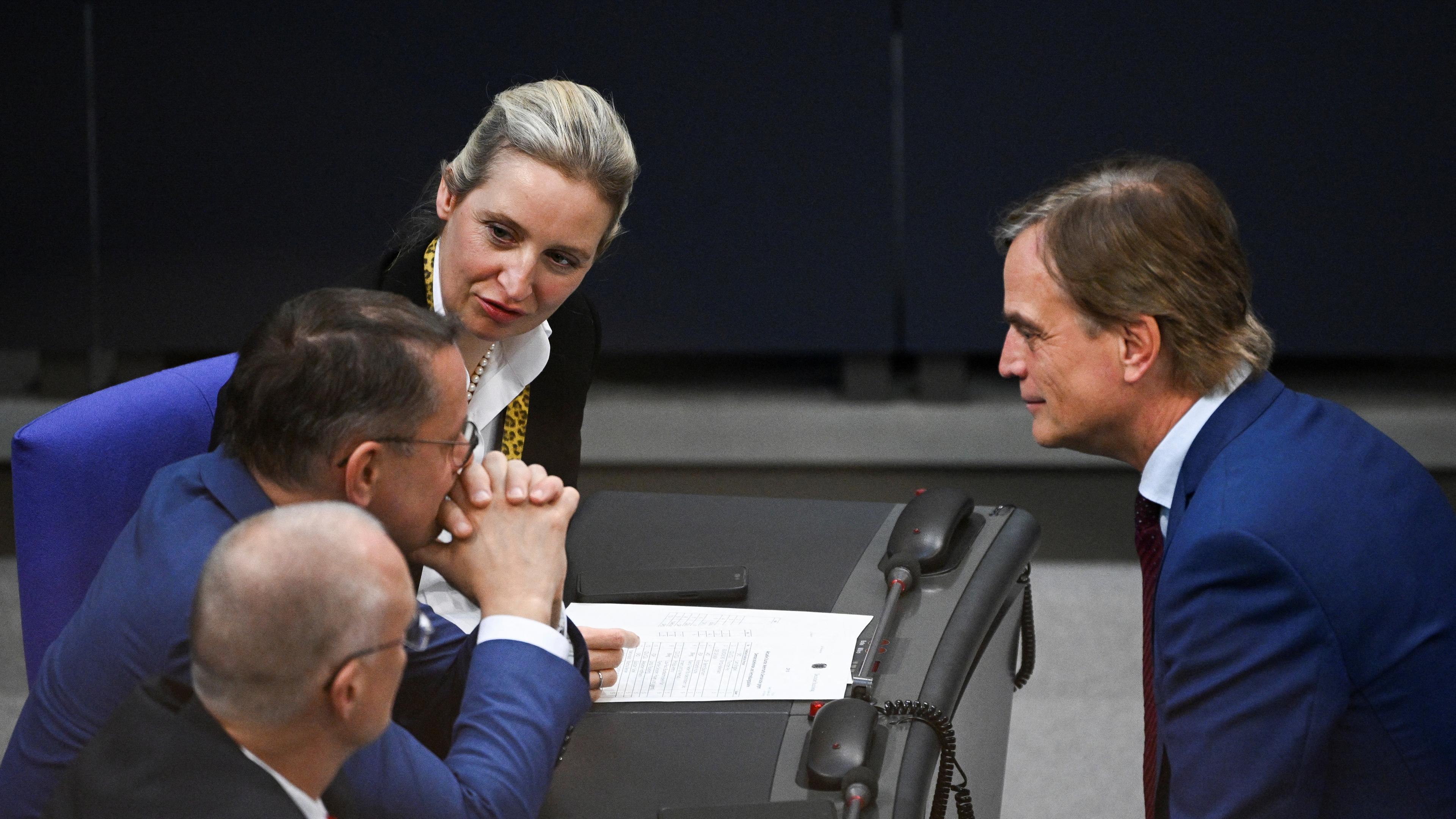 AfD Spitze Alice Weidel, Tino Chrupalla neben Bernd Baumann, dem ersten Fraktionsgeschäftsführer der Alternative für Deutschland 