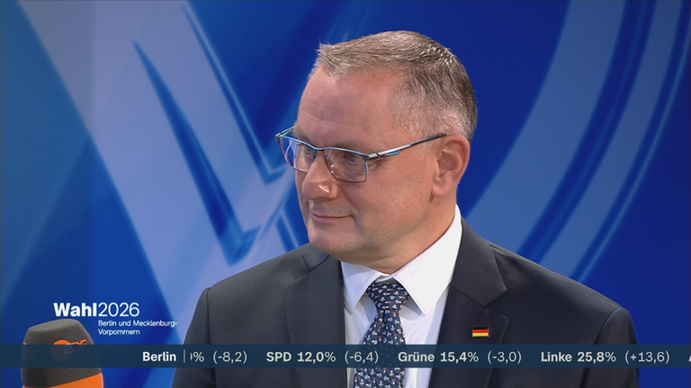AfD-Chef Tino Chrupalla mit einer Reaktion zu den Wahlen in Mecklenburg-Vorpommern und Berlin.