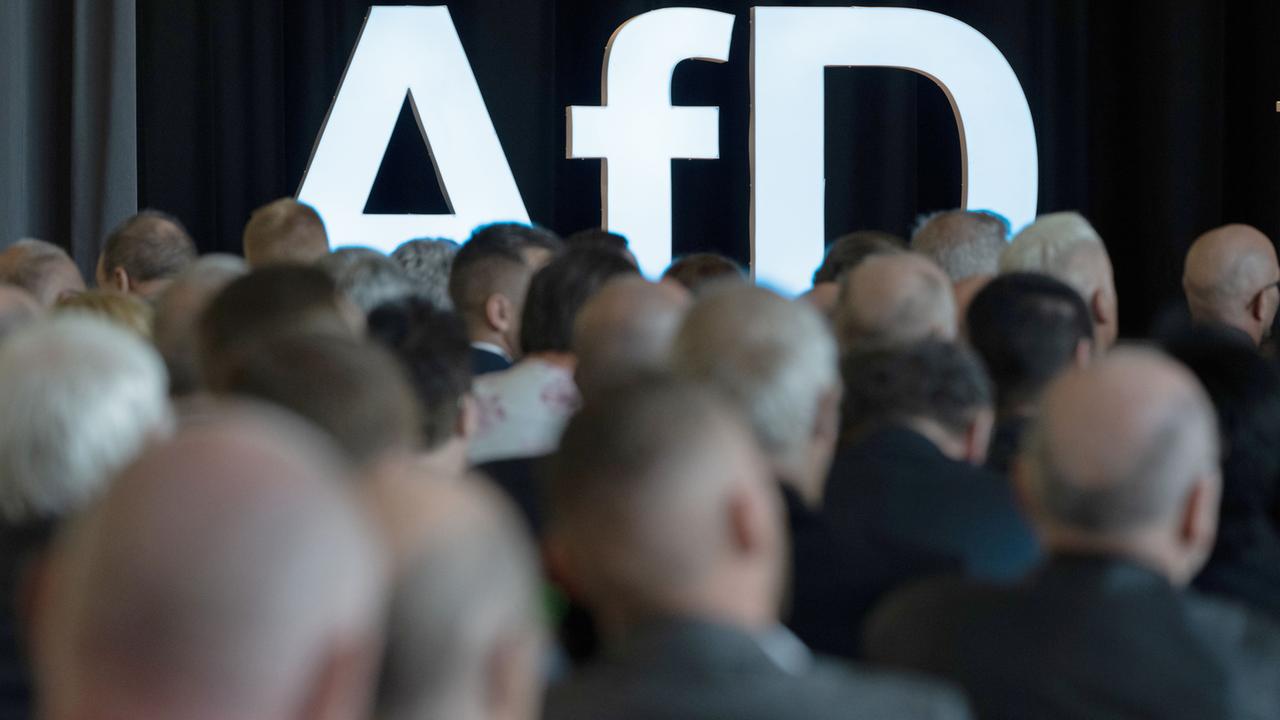 Verfassungsschutz: Russische Narrative bei Teilen der AfD - ZDFheute