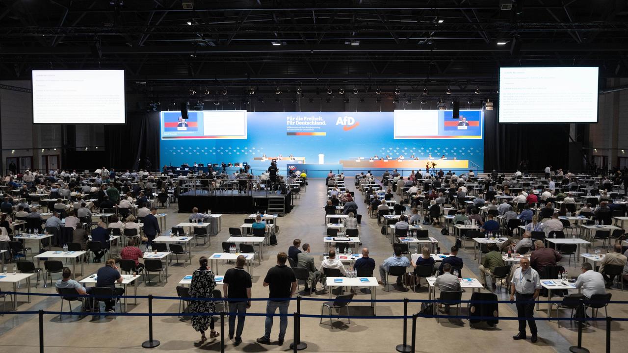 AfD-Parteitag endet im Eklat - ZDFmediathek