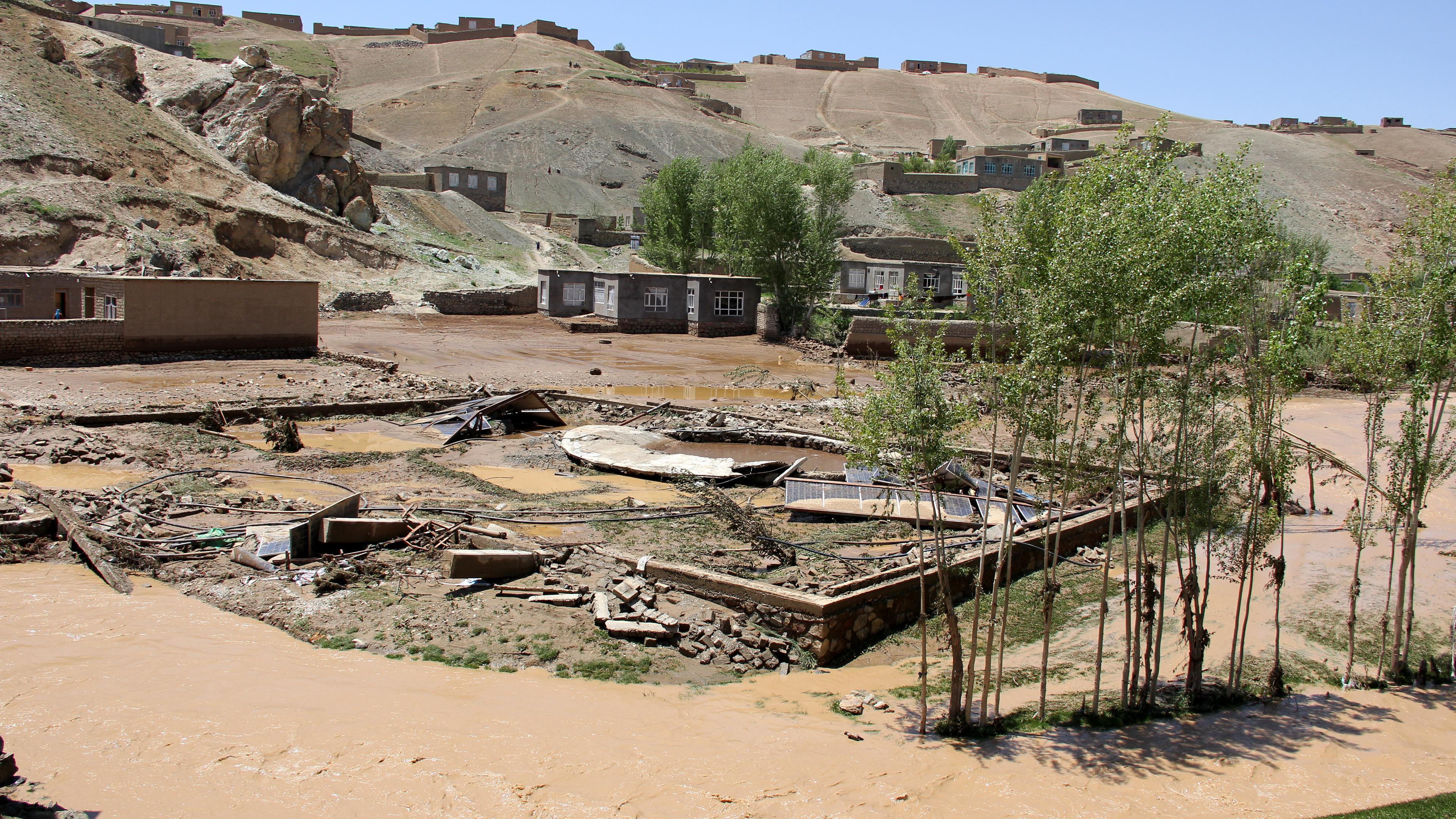 Ein Blick auf die von Überschwemmungen betroffenen Gebiete nach Sturzfluten in der Provinz Ghor, Afghanistan