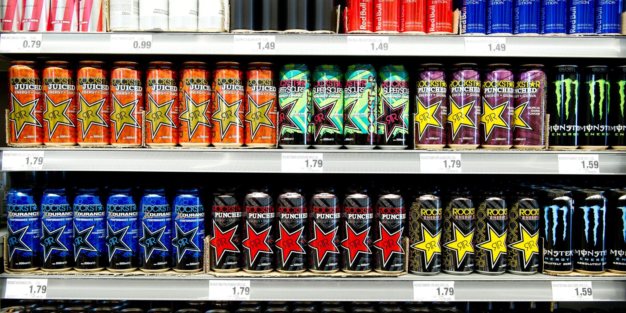 energydrinks in supermarktregal