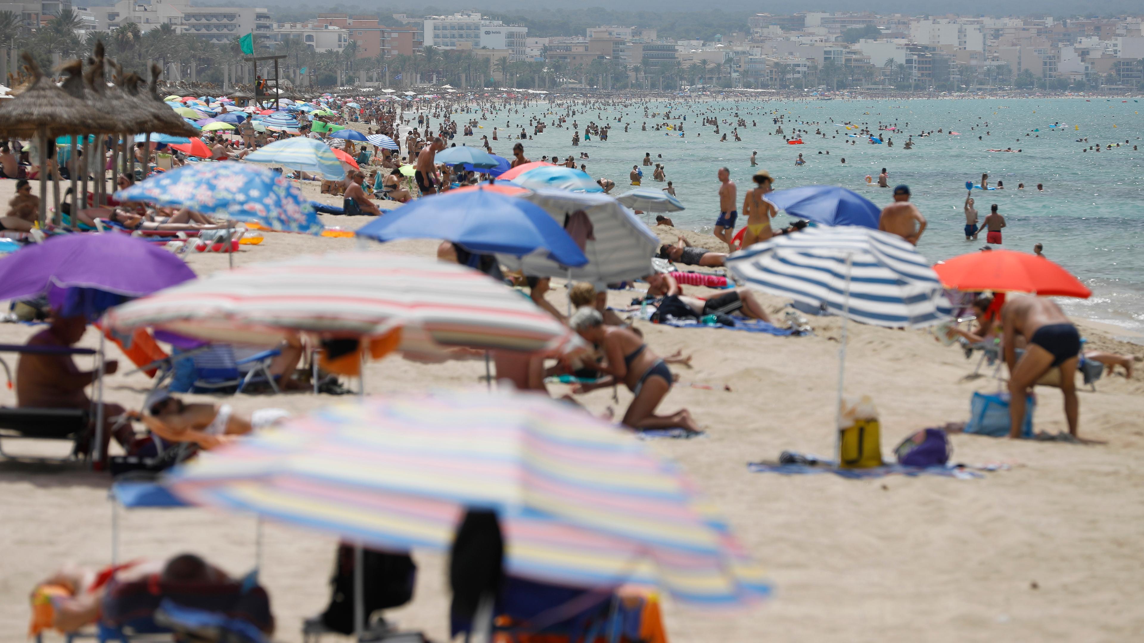 Strandbesucher auf Mallorca