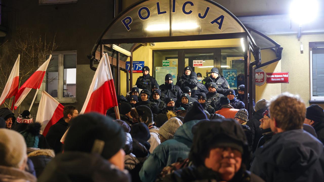 Polen PiSPolitiker verhaftet ZDFheute