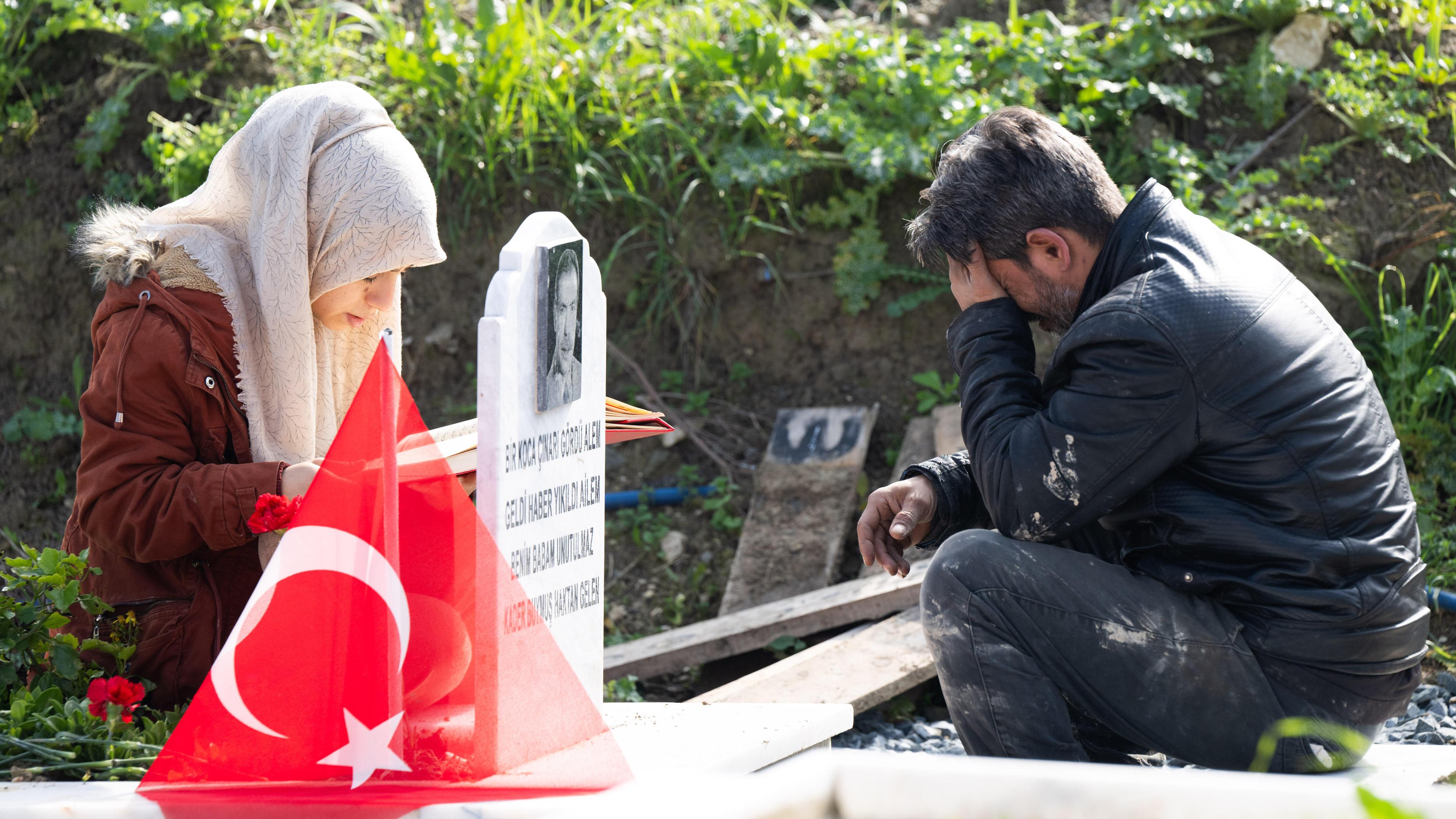 Türkei gedenkt der Erdbebenopfer