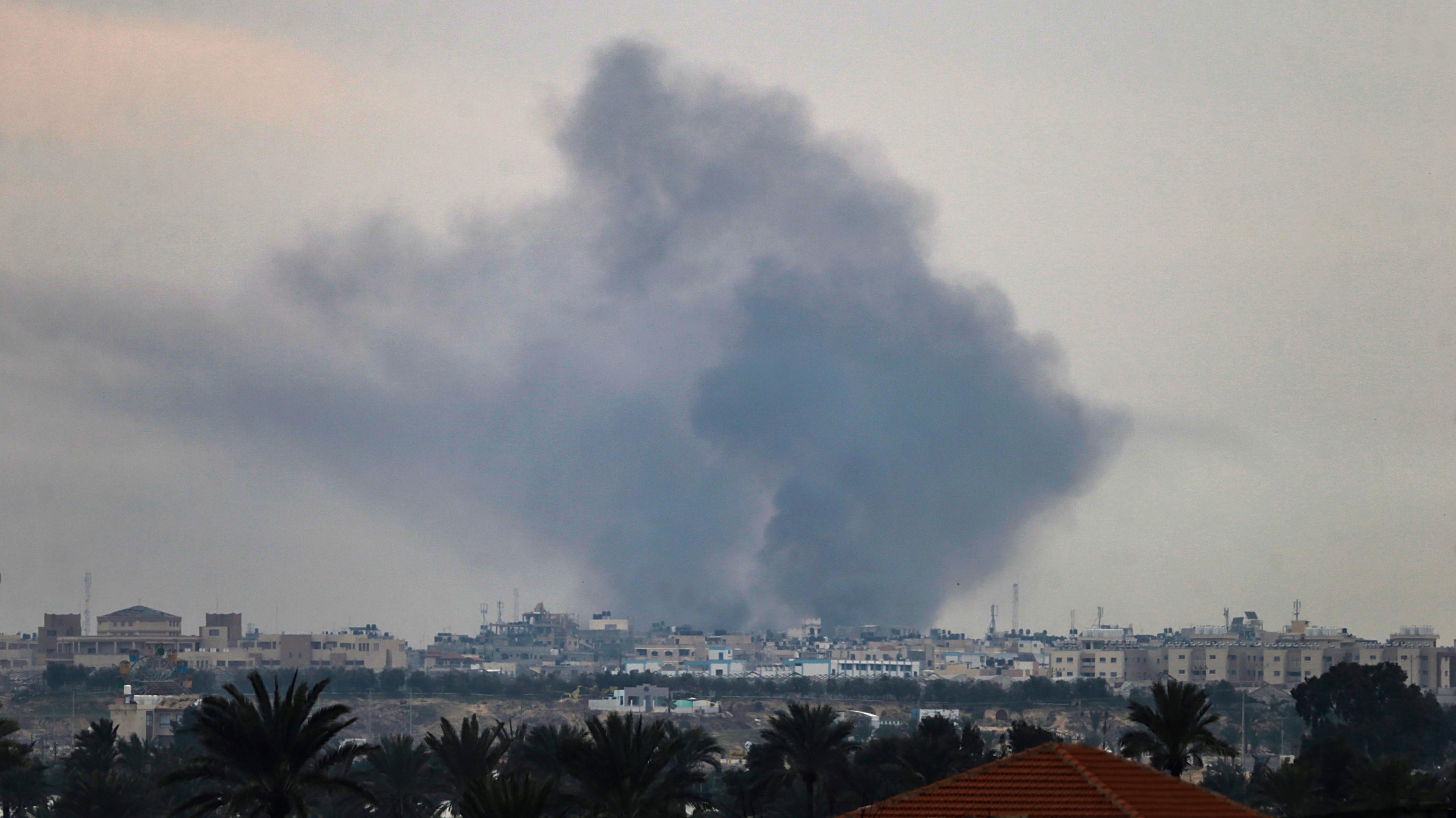 Rafah residents evacuate as Israeli ground offensive looms
