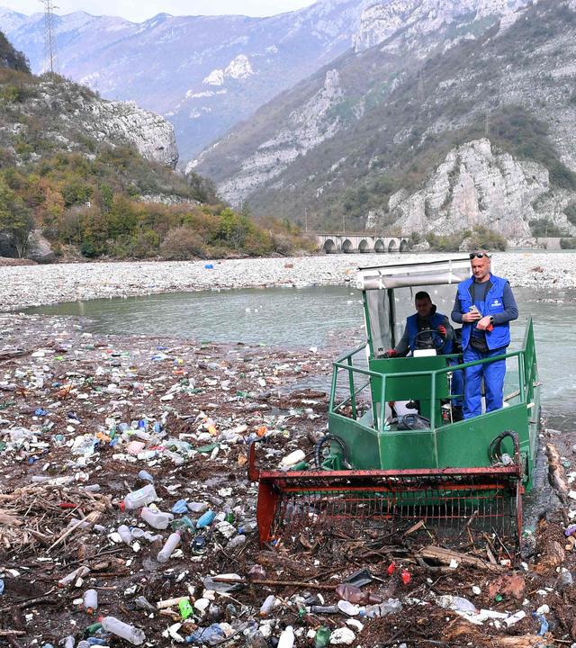 TOPSHOT-BOSNIA-DISASTER-WEATHER-FLOODS