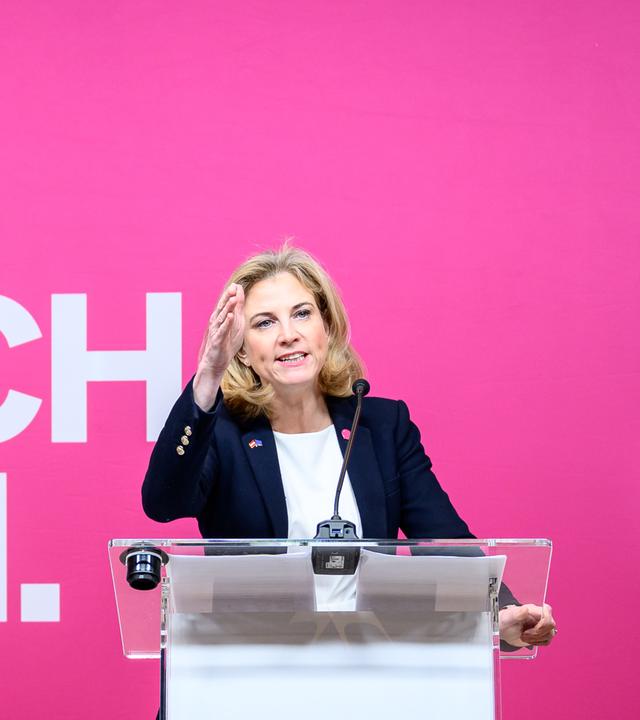 Liberale Neos beenden Koalitionsgespräche in Österreich