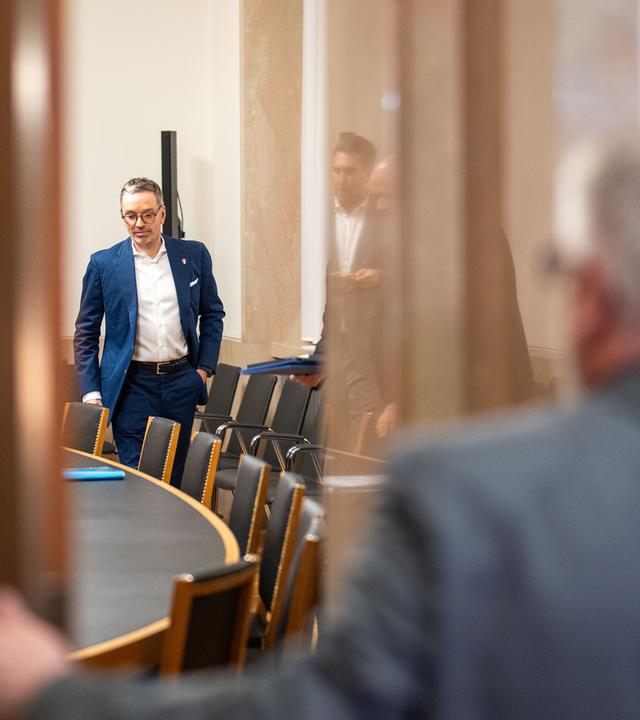 KOALITION - GESPRÄCHE AM NACHMITTAG ODER ABEND, AUSGANG OFFEN: K