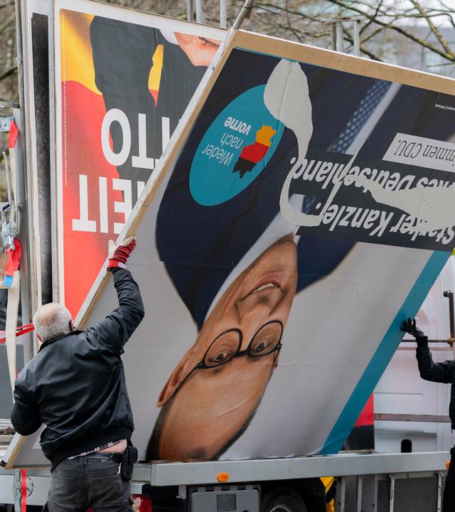 Nach der Bundestagswahl - Abbau der Wahlplakate