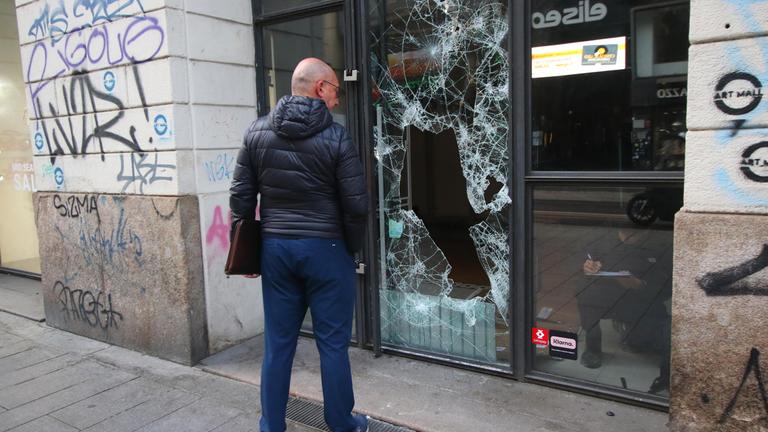 Aftermath of youth riots in Milan