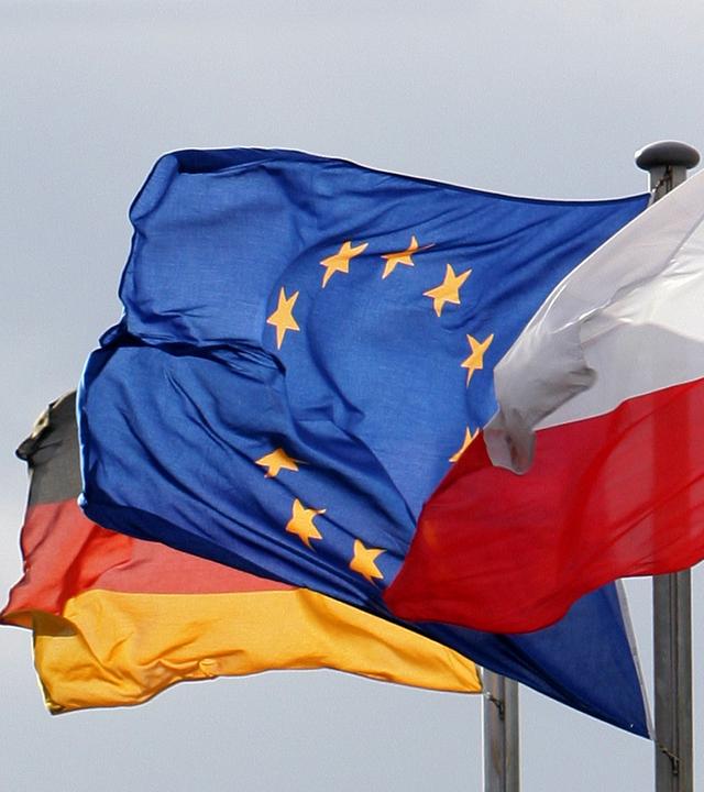 deutsche, polnische und europaeische flagge