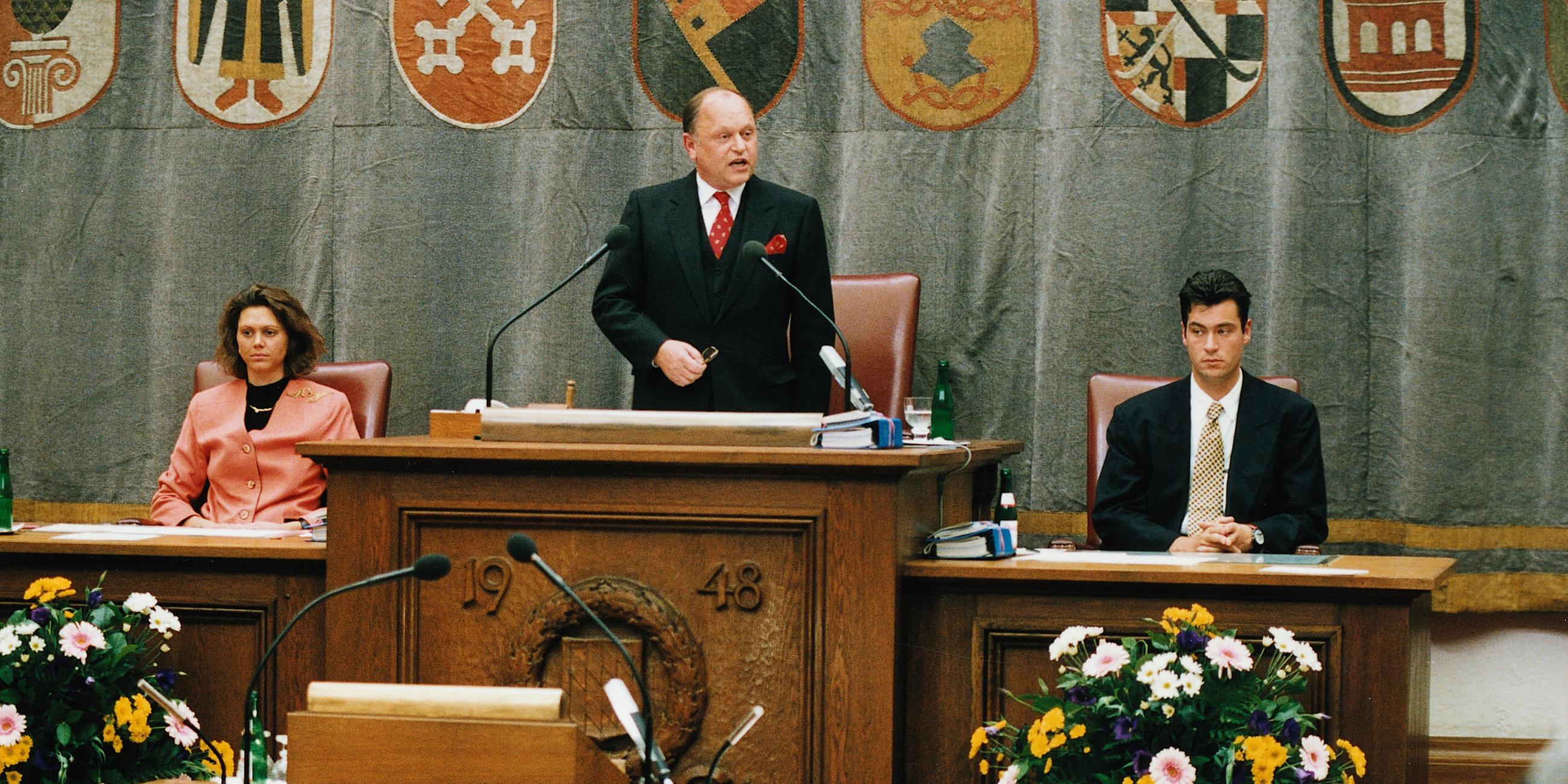 Ilse Aigner, Johann Böhm und Markus Söder (v.l.) bei der konstituierenden Sitzung des bayerischen Landtags im Jahre 1994.