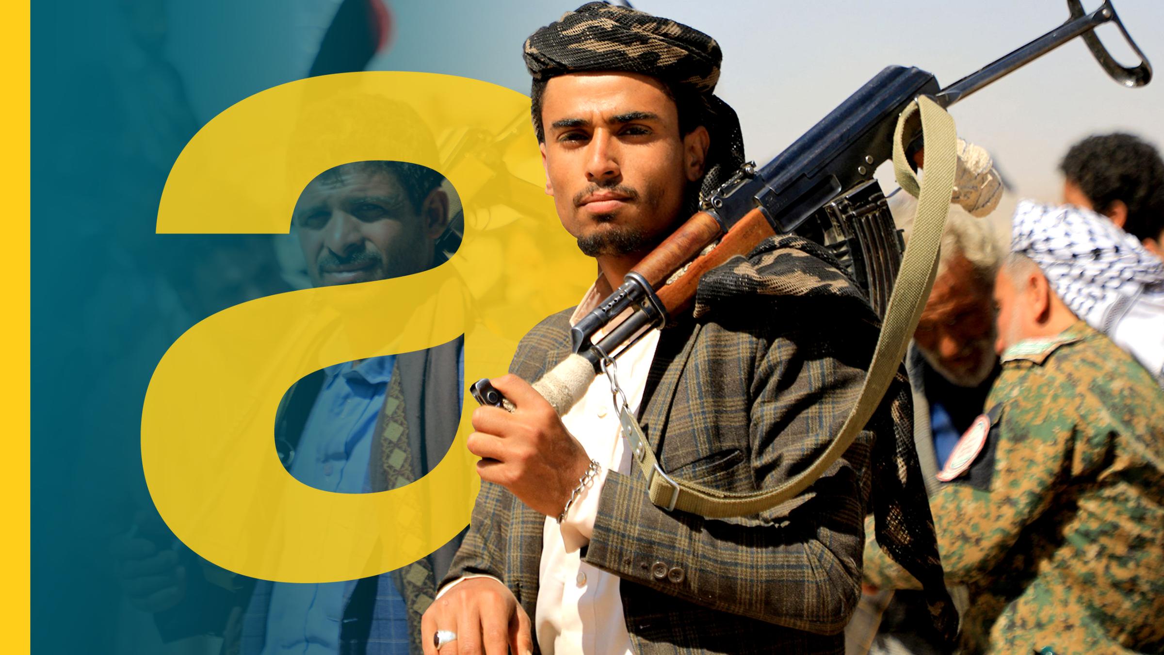 Huthi-Soldat im Jemen mit Gewehr über der Schulter schaut in Kamera, daneben auslandsjournal-Logo