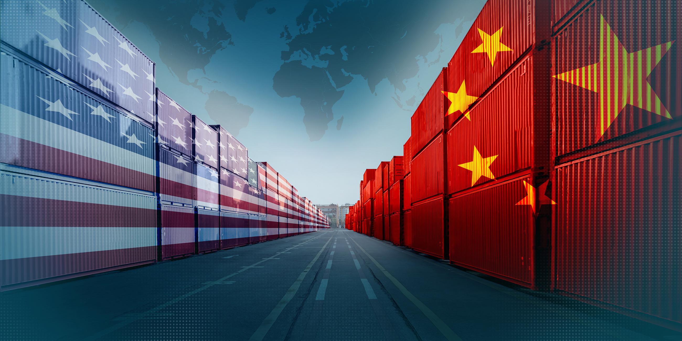 Container mit den Flaggen der USA und Chinas