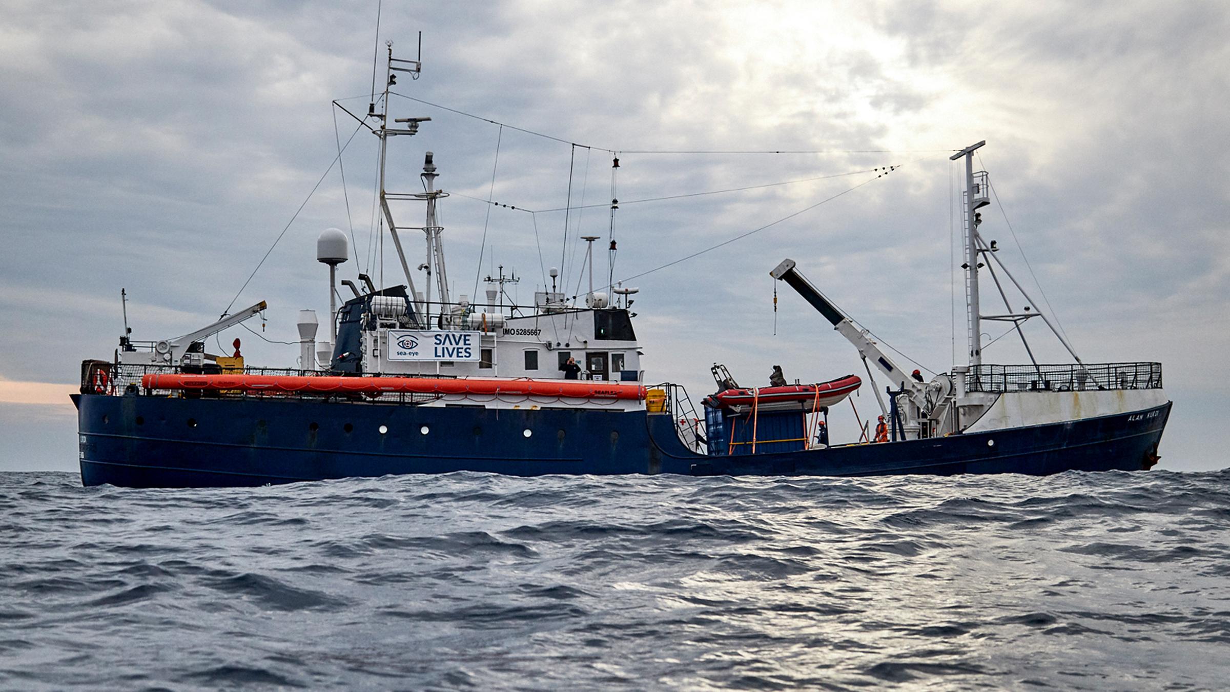 Archiv: Das Rettungsschiff "Alan Kurdi" am 03.04.2019