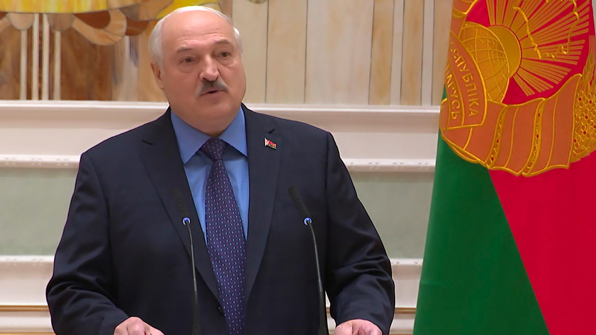 Лукашенко речь 23 февраля 2022 года. Речь лукашенко потрясла. Речь лукашенко. Лукашенко 1998. Лукашенко фото.