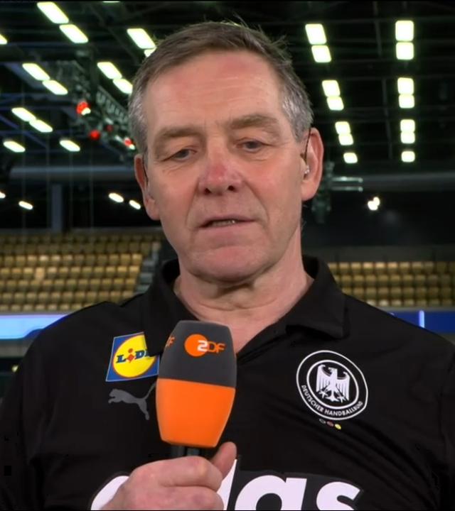 DHB-Trainer Alfred Gislason ist jetzt beim Interview. 