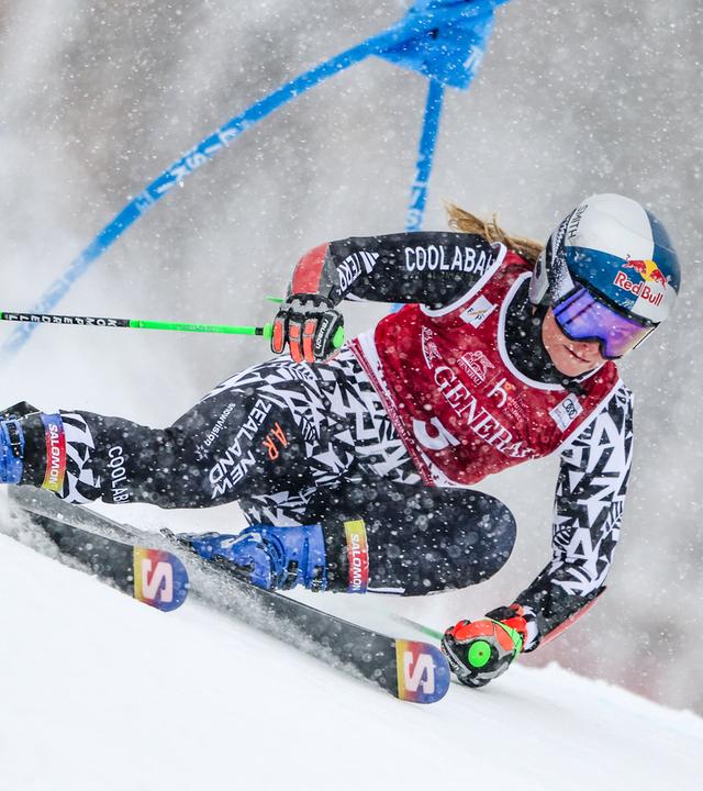 Alice Robinson (Neuseeland) ist in Aktion. 