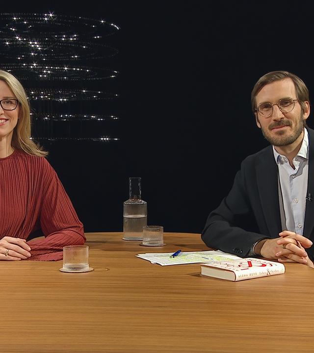 Alina Buyx, Medizinethikerin und Ärztin, mit Moderator Yves Bossart
