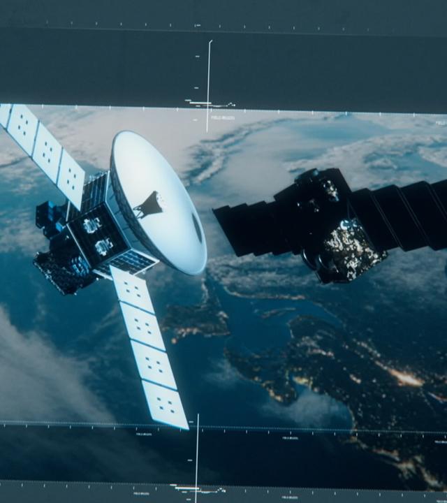 Satelliten im All