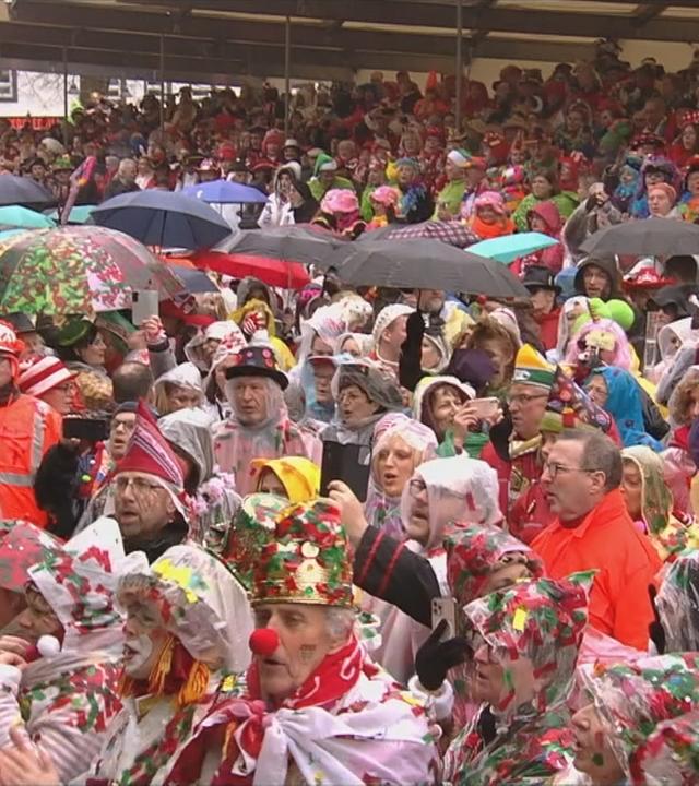 heute in Deutschland - Altweiber in Köln und Düsseldorf