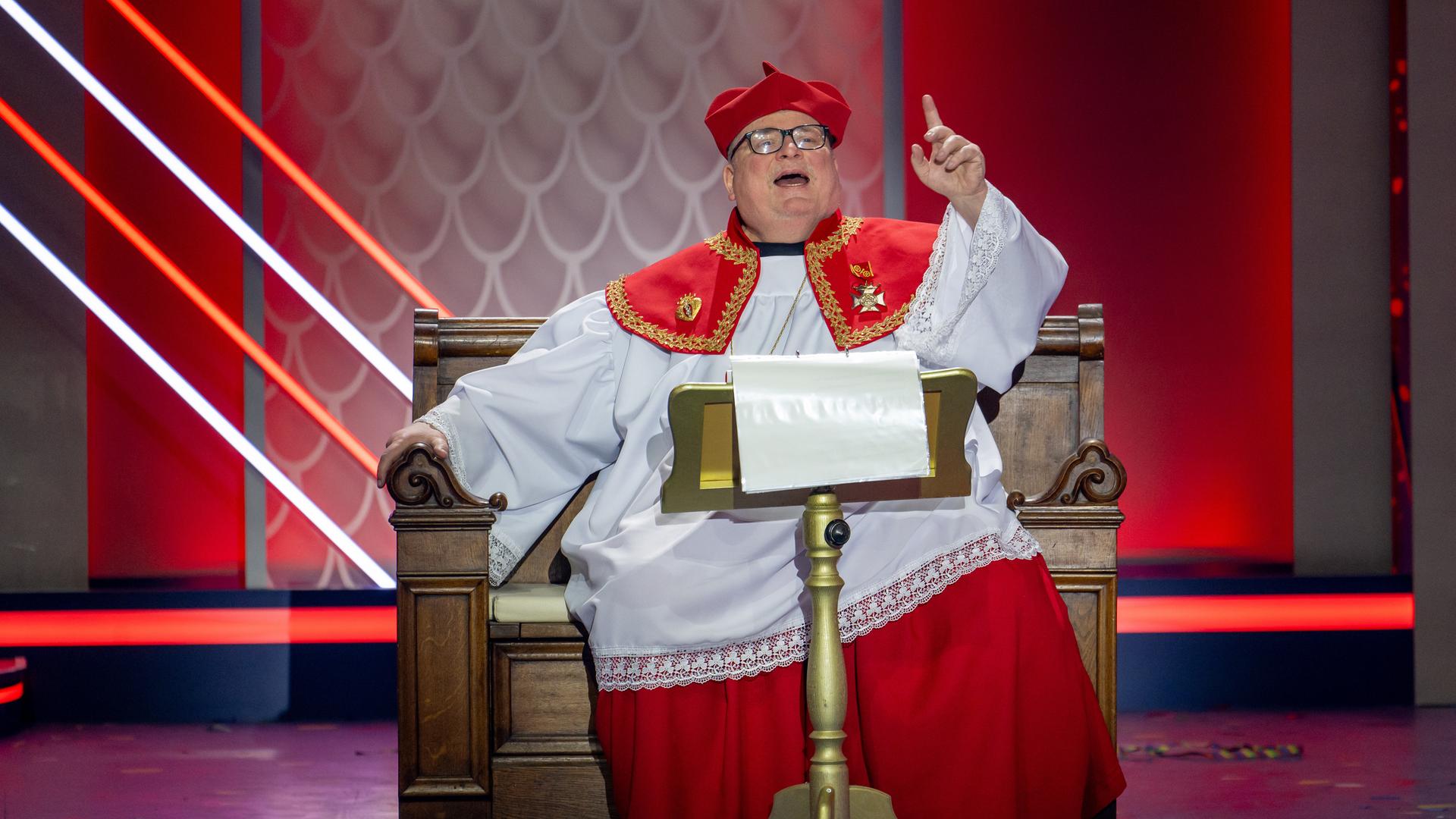 Andreas Schmitt als "Obermessdiener vom Mainzer Dom" bei "Mainz bleibt Mainz, wie es singt und lacht"