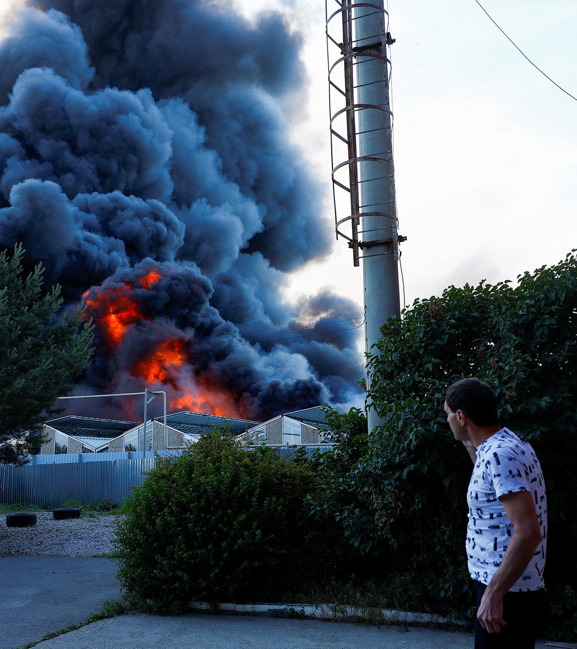 Rauchentwicklung nach einem russischen Luftangriff in Charkiw