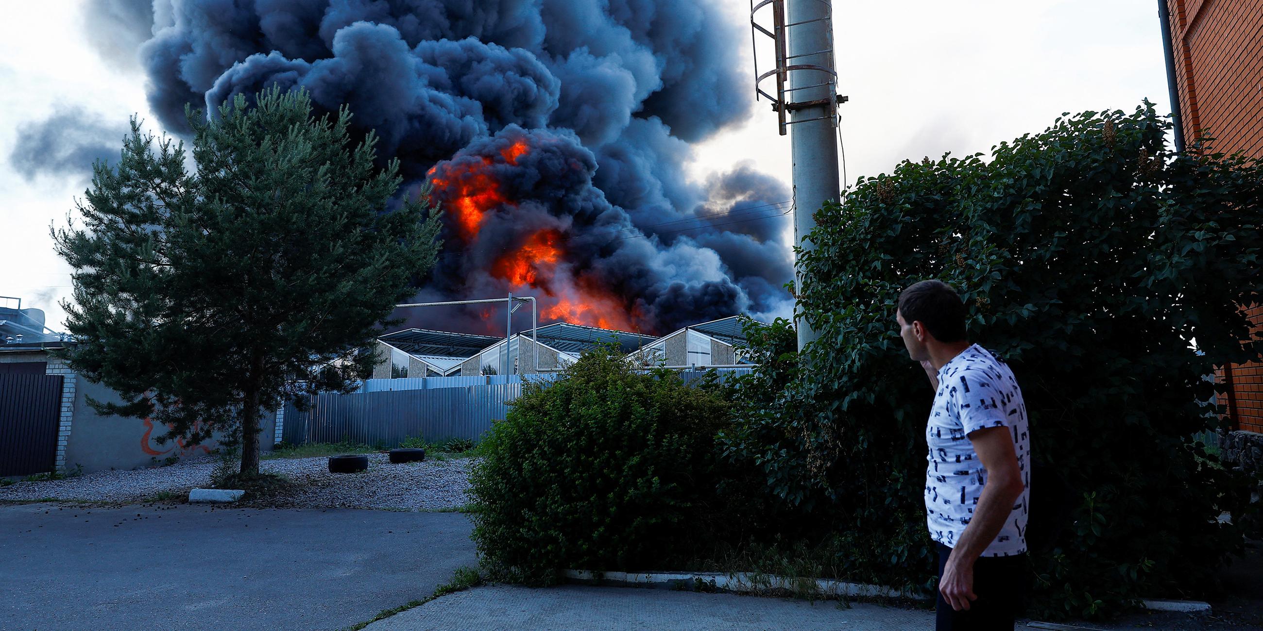 Rauchentwicklung nach einem russischen Luftangriff in Charkiw