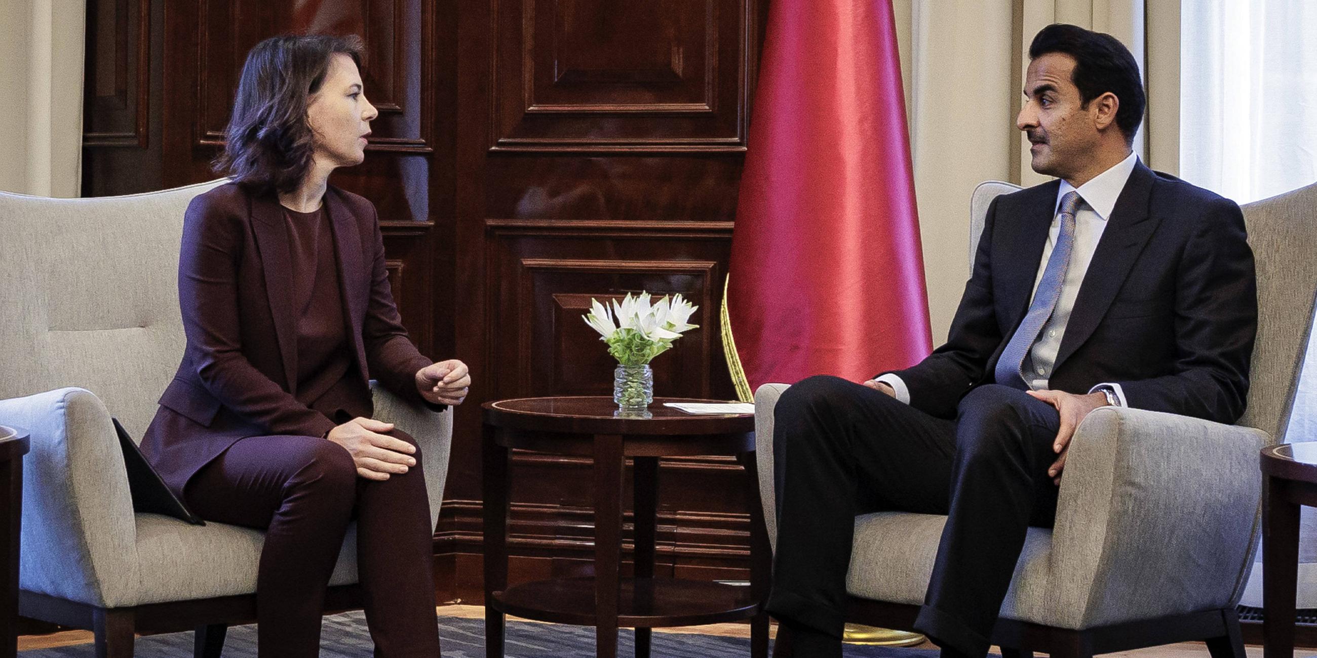 Annalena Baerbock trifft Emir von Katar Tamim bin Hamad Al Thani zum Gespräch in Berlin, 12.10.2023.
