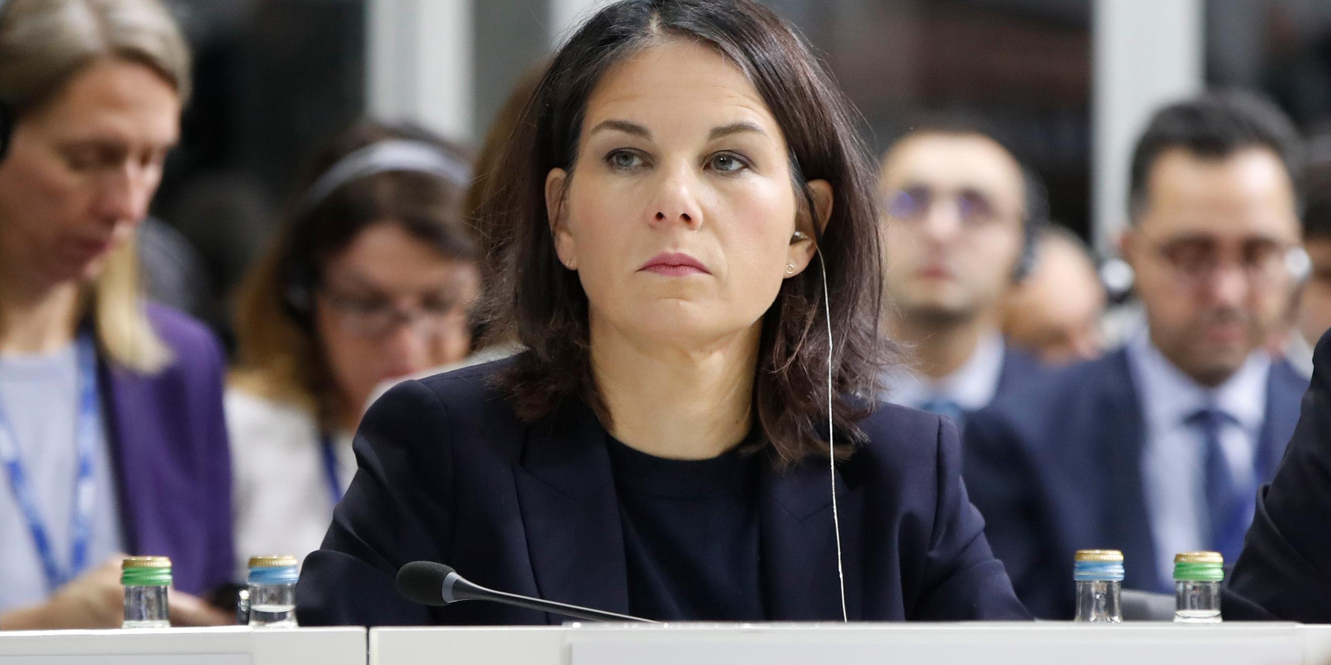 Annalena Baerbock nimmt an der Plenarsitzung des Ministerrats der OSZE in Skopje am 30.11.2023 teil.