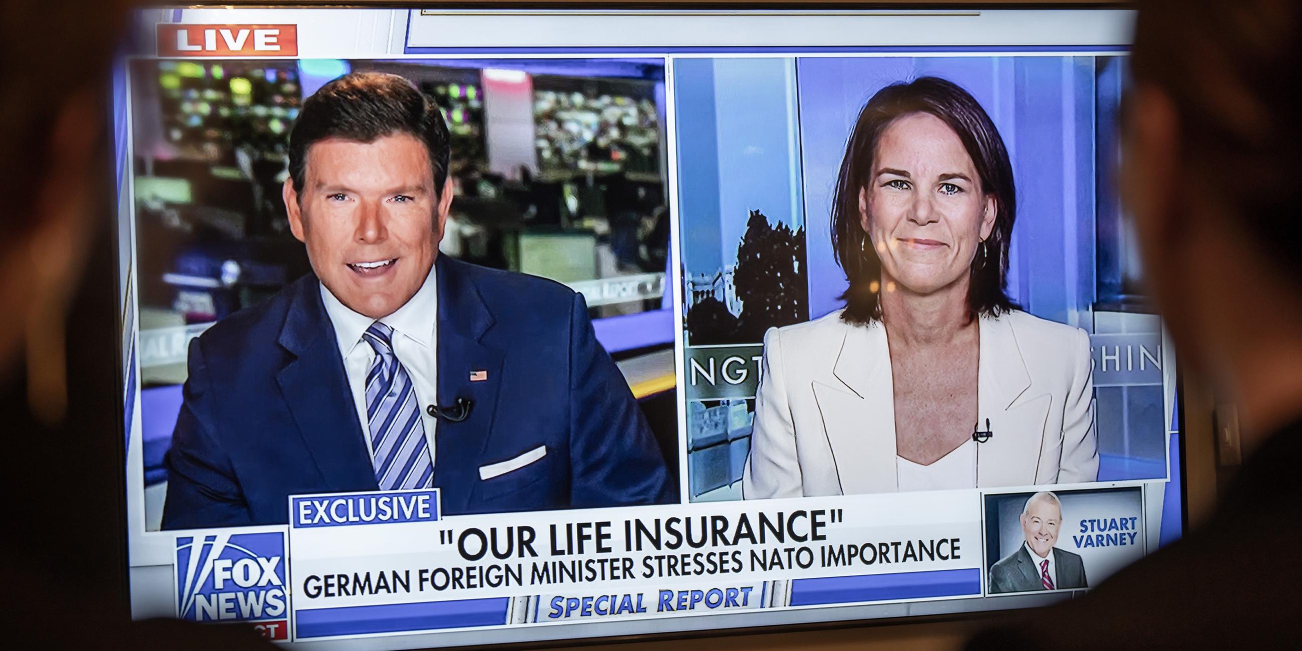 Annalena Baerbock ist auf einem TV Bildschirm des TV-Senders Fox News während eines Interviews mit Bret Baier zu sehen. (14.09.2023)
