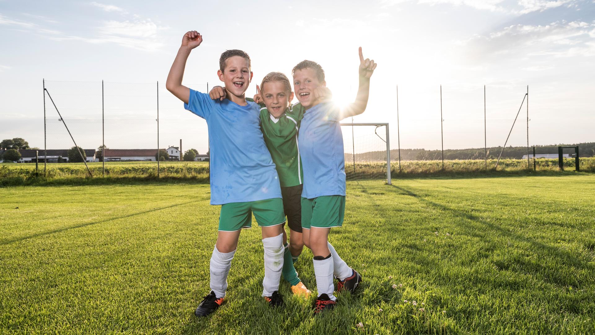 Kinder beim Fußballtraining