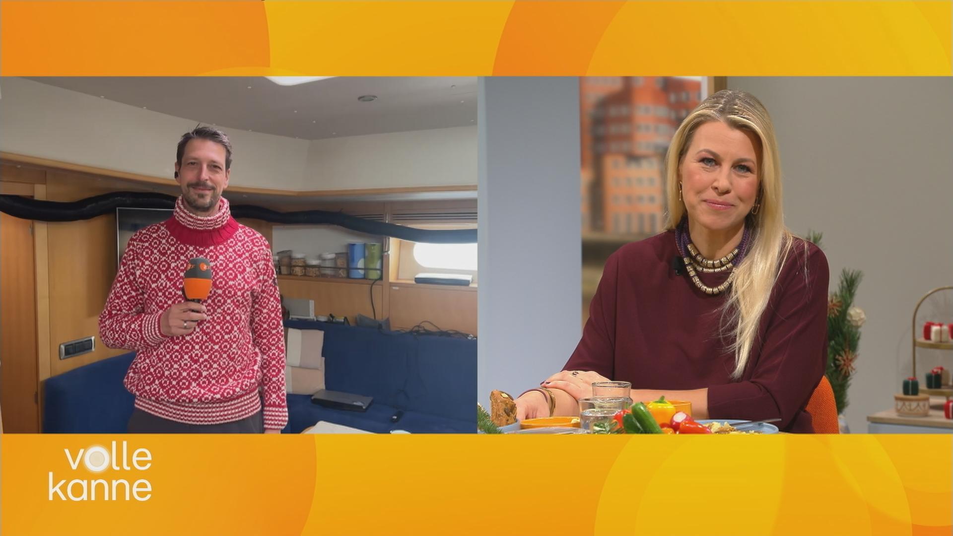 ZDF-Reporter Carsten Behrendt ist in einem Schaltgespräch mit "Volle Kanne"-Moderatorin Nadine Krüger.