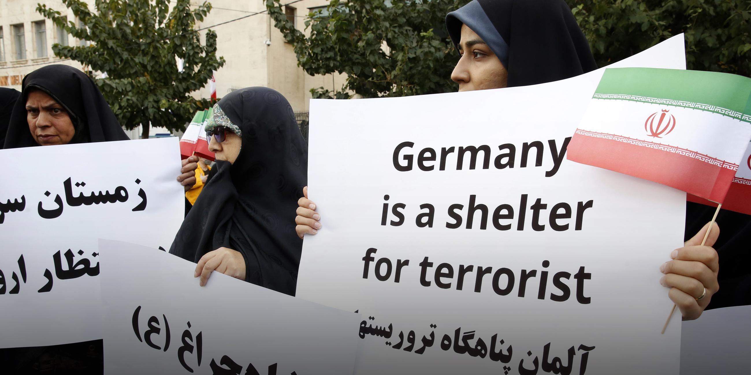 Anti-Deutschland-Protest vor der deutschen Botschaft in Teheran, Iran