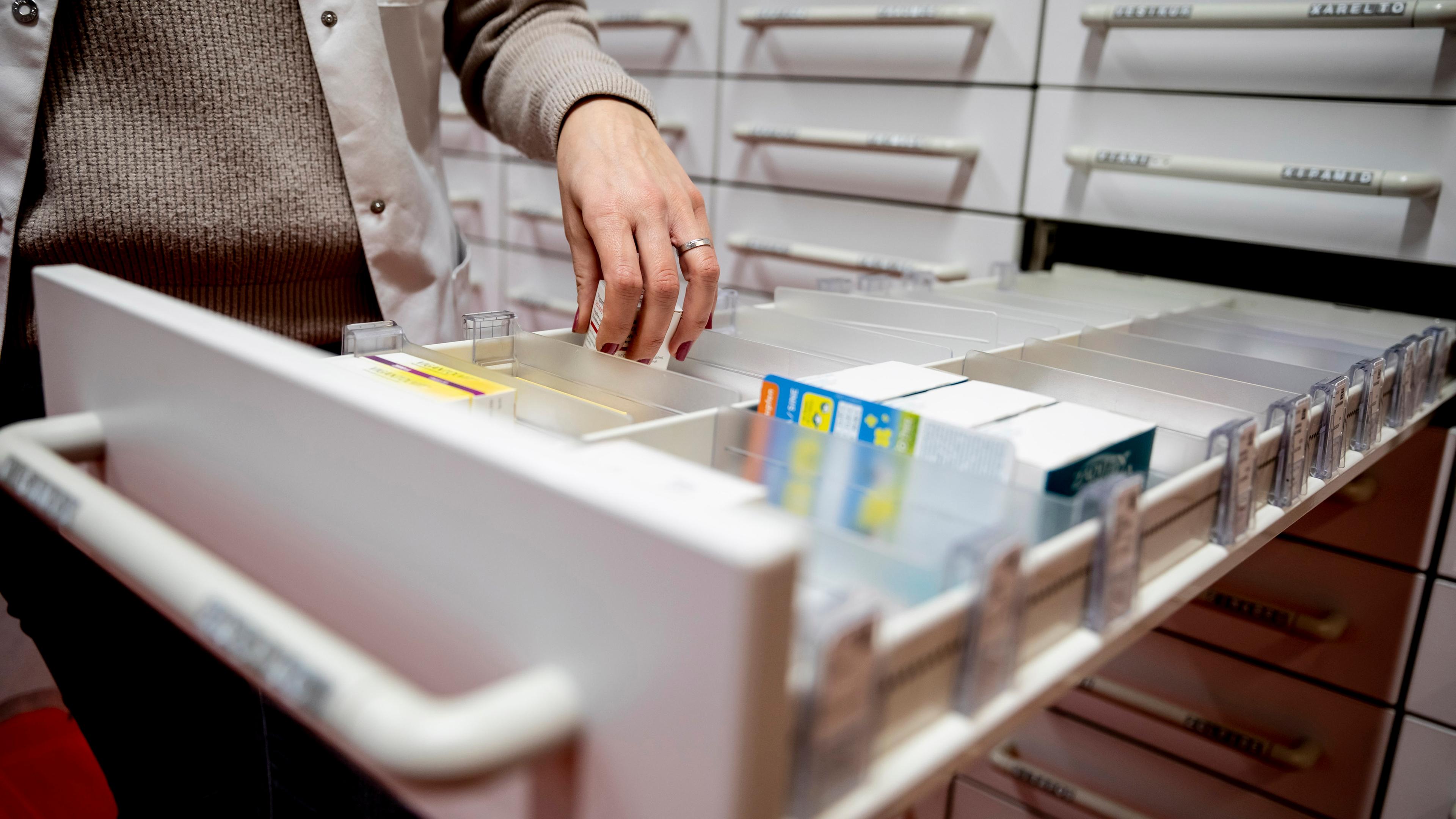 "Archiv" Medikamentenmangel in Apotheken, ausgelöst durch das Coronavirus  
