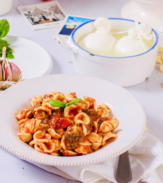 Apulische Pasta mit kalter Tomatensoße