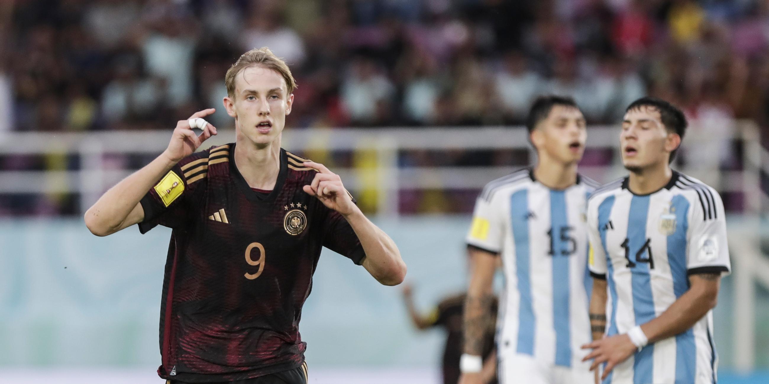 Max Moerstedt bejubelt im Halbfinale der U17-WM gegen Argentinien sein Tor zum 3:2.