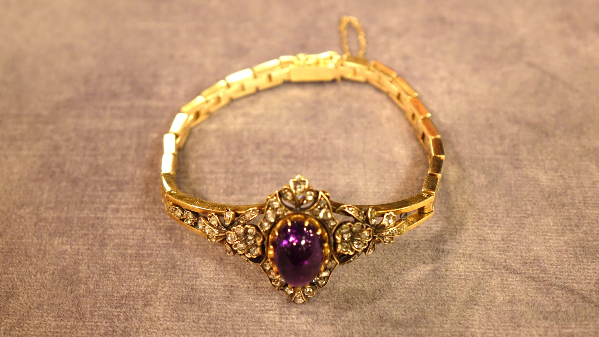Armreif mit Amethyst und Diamanten