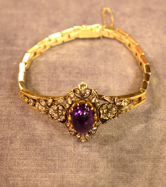 Armreif mit Amethyst und Diamanten