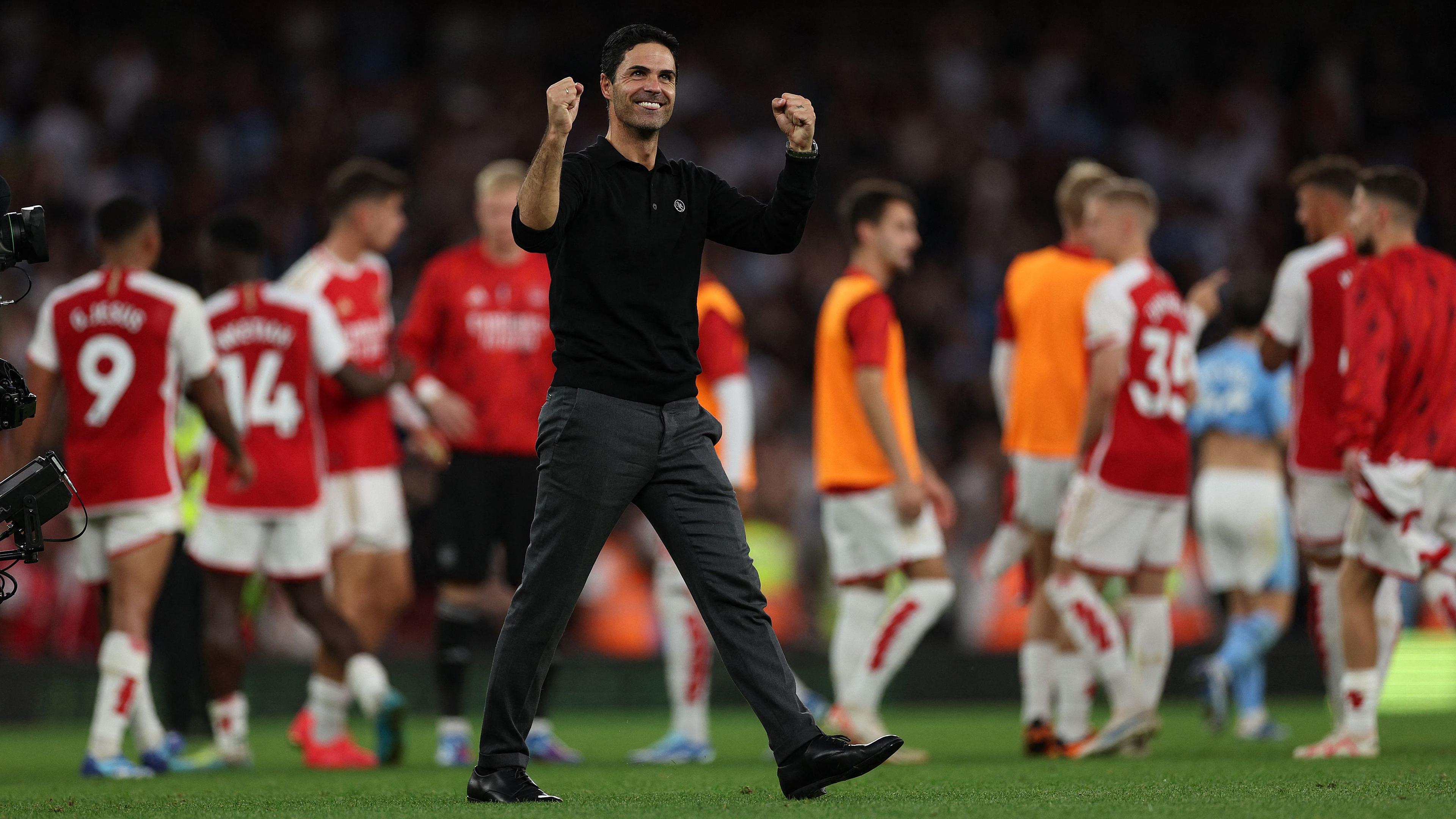 Arsenal-Trainer Mikel Arteta jubelt nach einem Sieg seiner Mannschaft