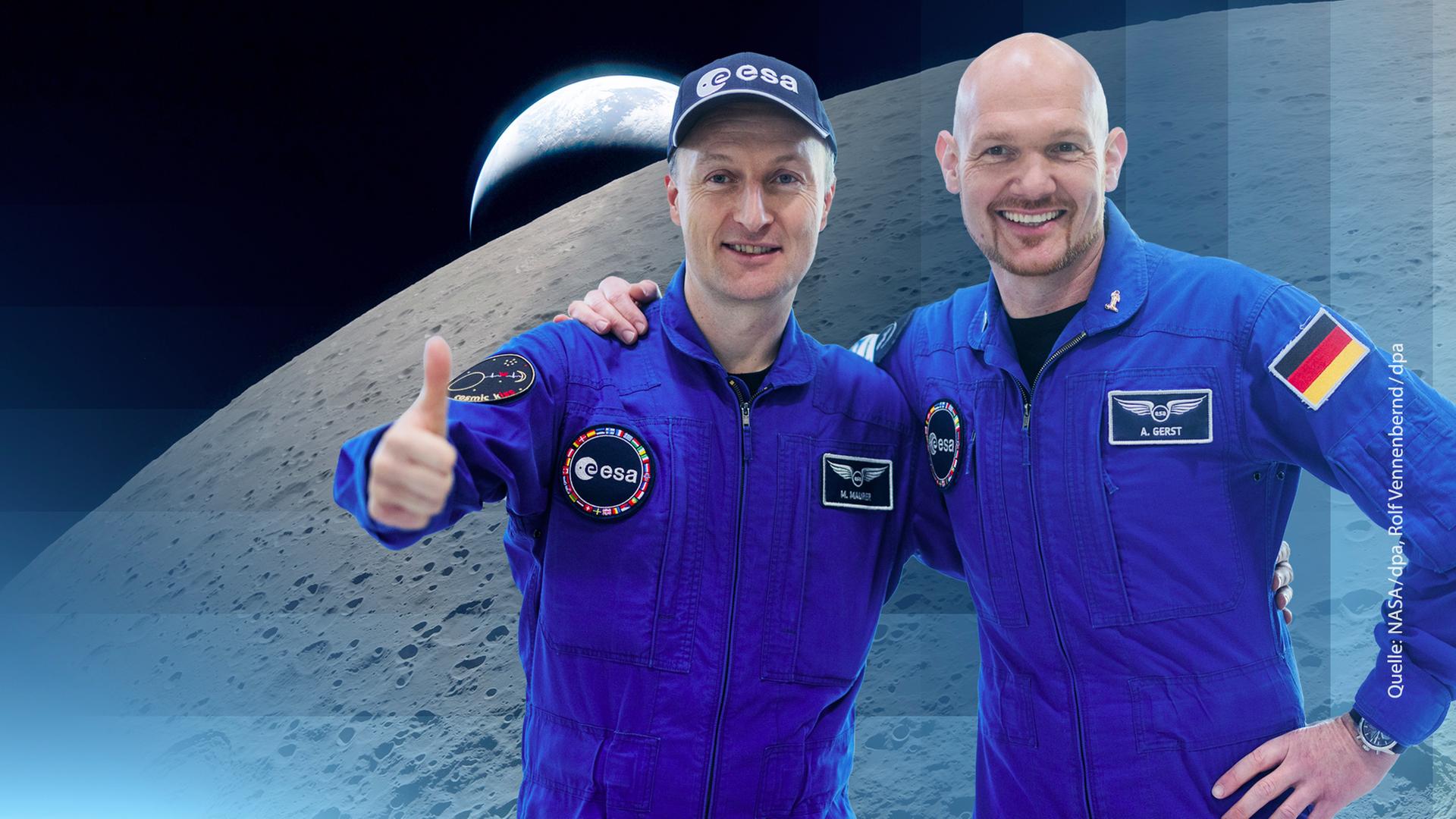 Die landende Rakete der Artemis-2-Mission kurz vor Bodenkontakt und von Fallschrimen ausgebremst.