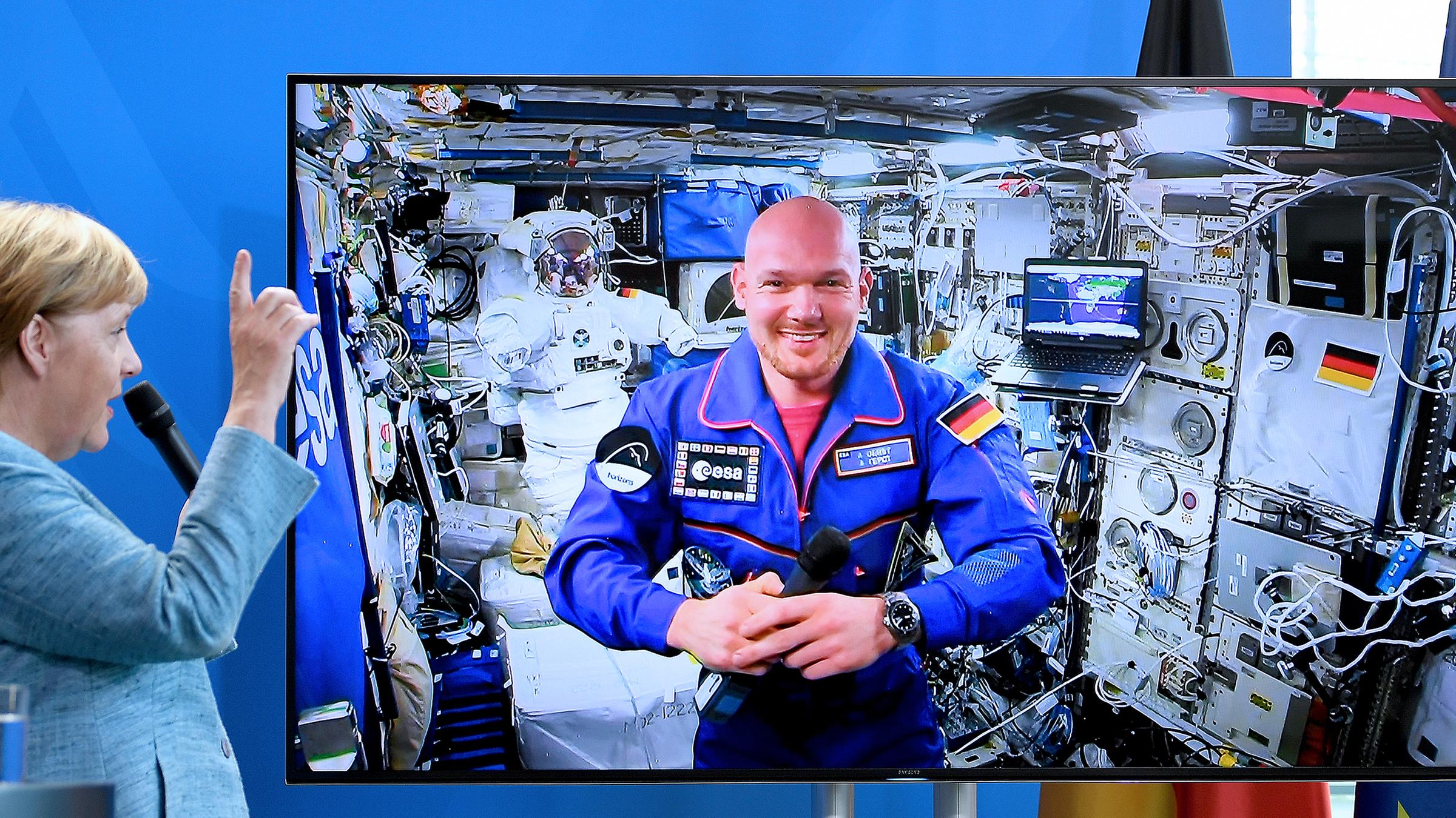 Archiv: Merkels Liveschalte mit ISS-Astronaut Alexander Gerst