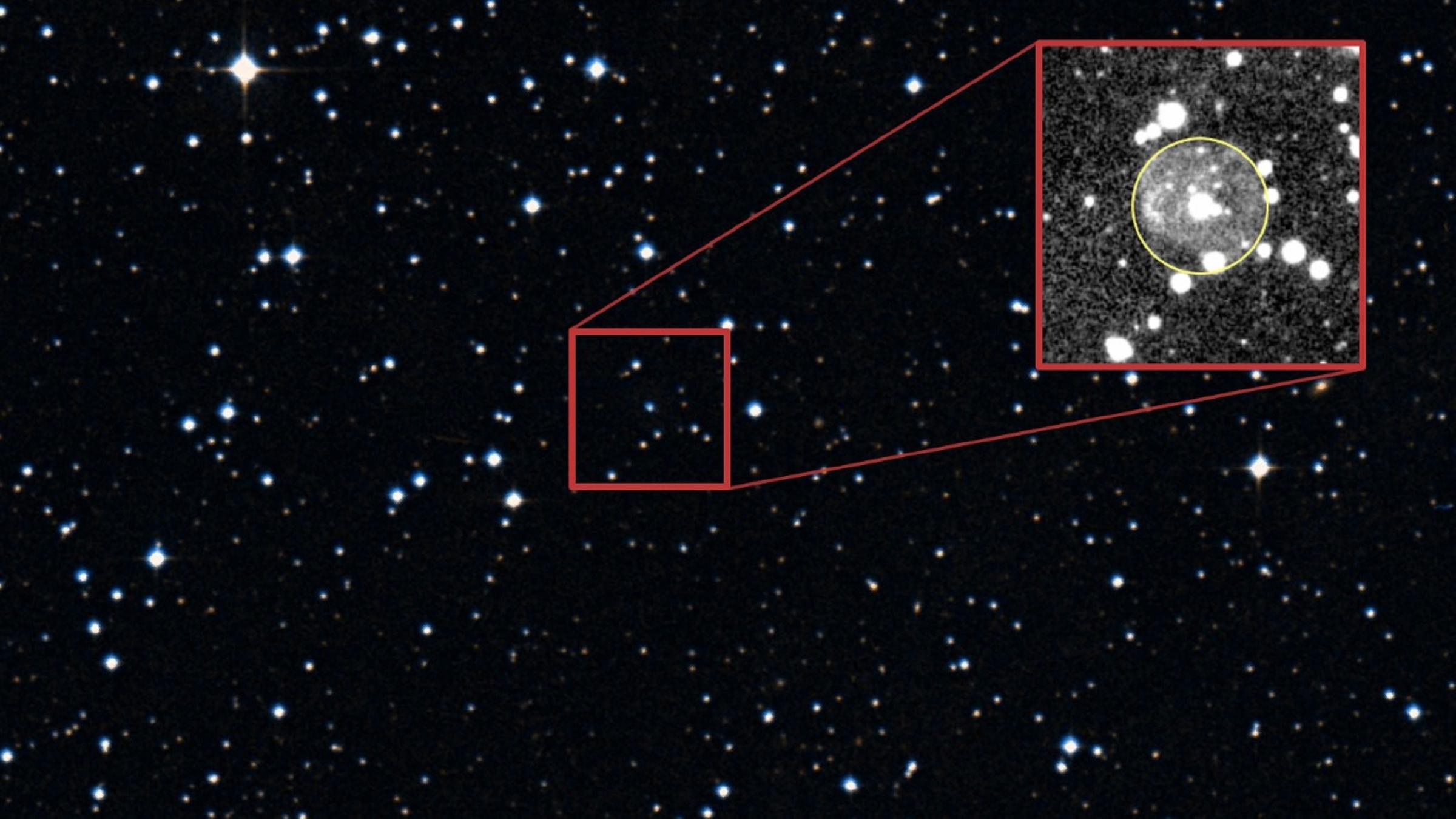 Bild aus einer "Himmelsdurchmusterung", zentriert auf den neu entdeckten Stern SALT J203959.5-034117.