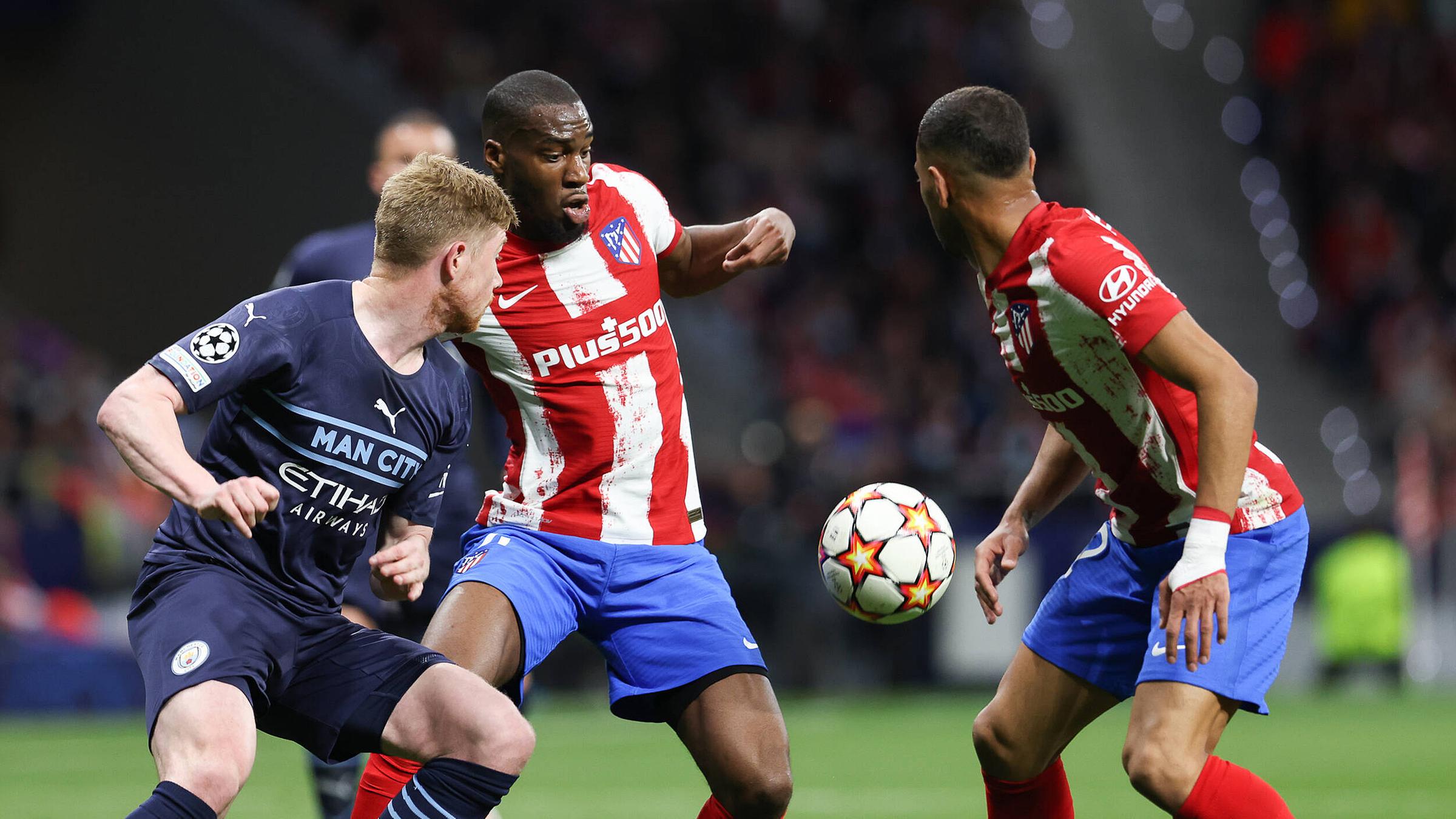 Geoffrey Kondogbia von Altetico Madrid in Aktion. 