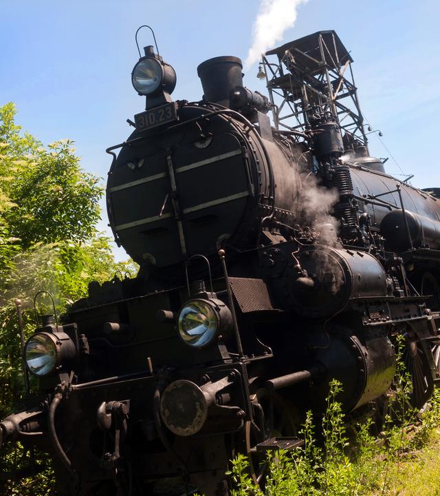 eine alte dampfeisenbahn 