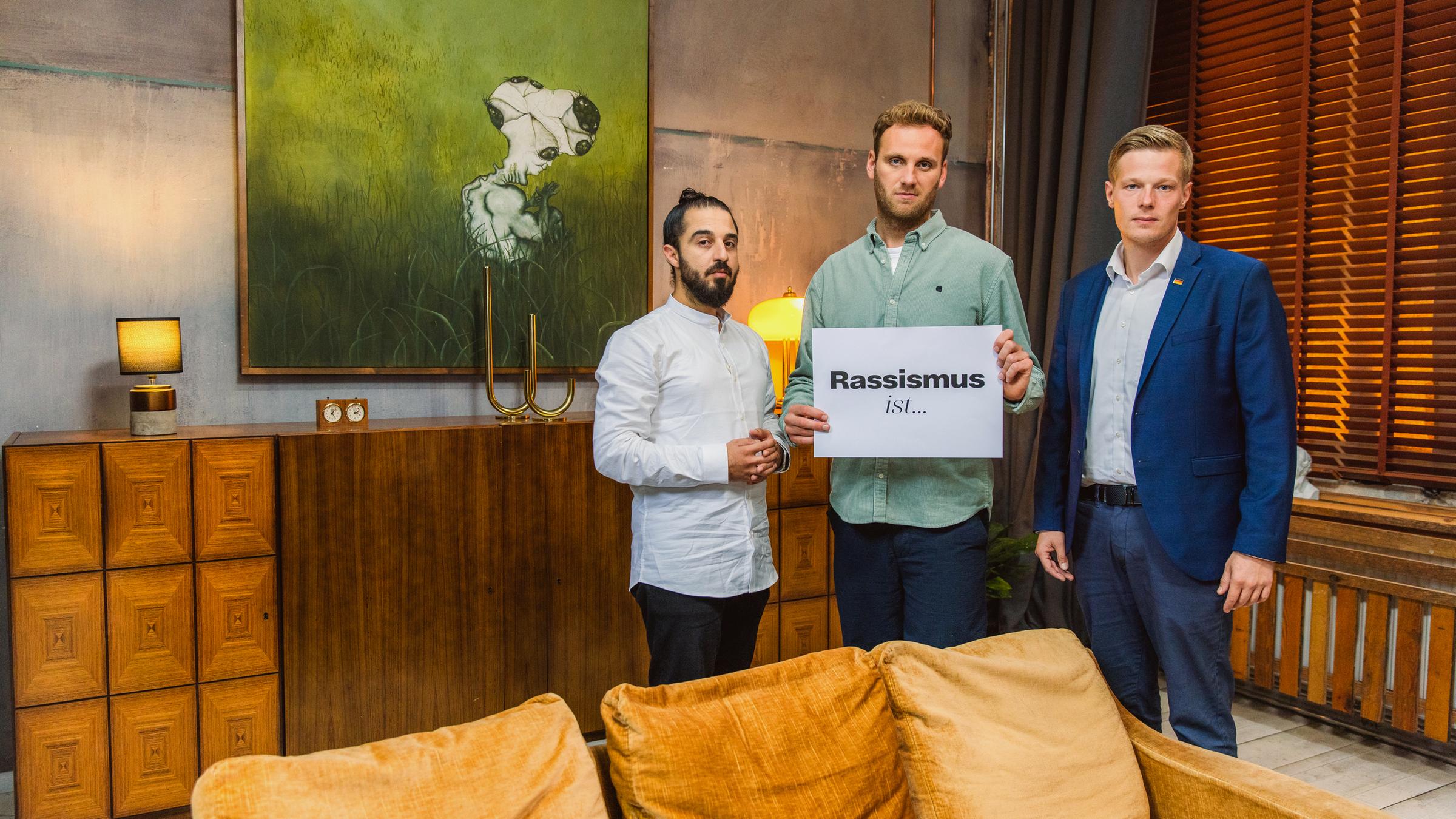 Auf der Couch mit Leon Winscheid zum Thema Polizei und Rassismus