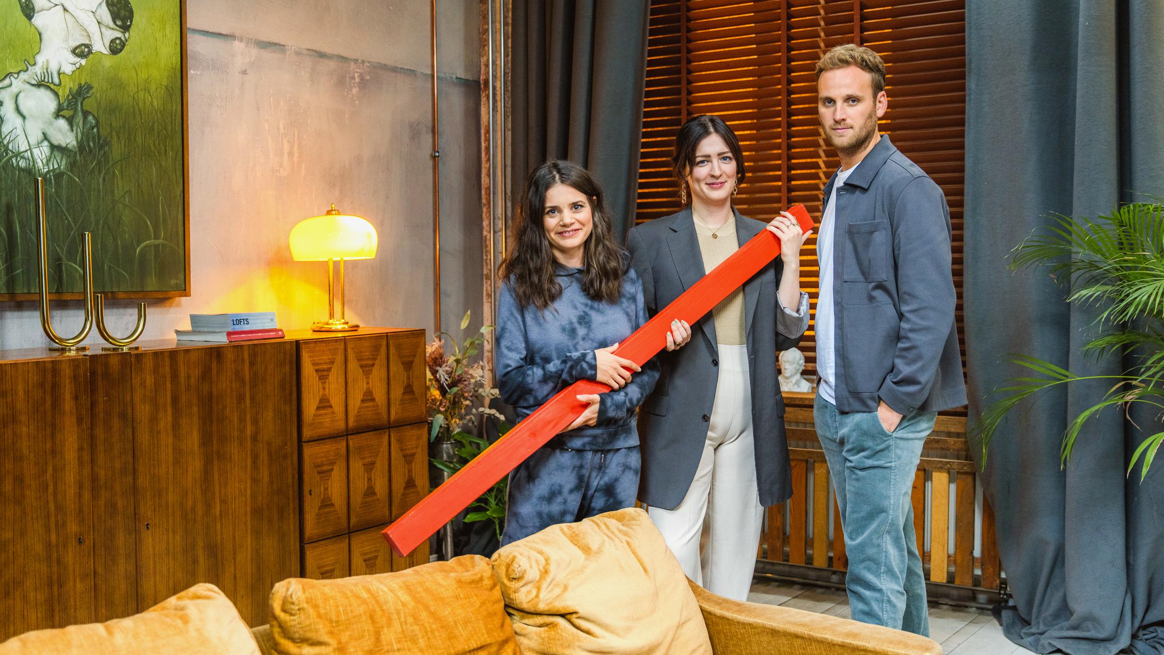 Auf der Couch mit Leon Winscheid zum Thema Satire